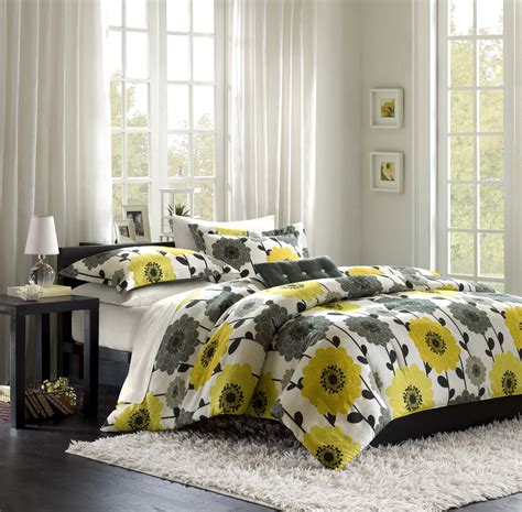 This queen size yellow hibiscus flower comforter set includes 2 queen size comforter and two shams for brylanehome yellow and grey comforter set. Blackberry Salad Striped Baby Blanket | Comforter sets ...