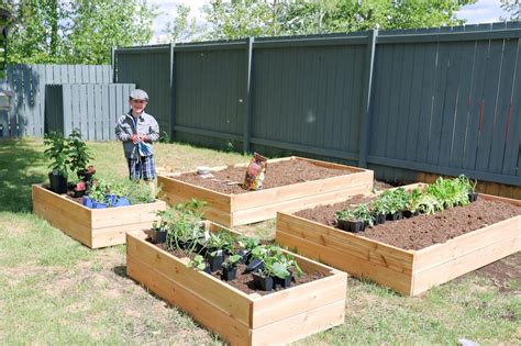 Some of our favorite raised garden beds have little bits of this is a cheap and easy option to create a raised garden bed since people throw tires away every day. How to Build your own DIY Raised Garden Bed - Making it in the Mountains | Raised garden beds ...