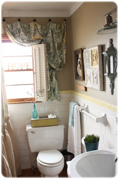 Different ways to maximize the space in a small bathroom, from shelving to diy storage solutions and also some decorating ideas for small bathrooms. Room Decorating Before and After Makeovers