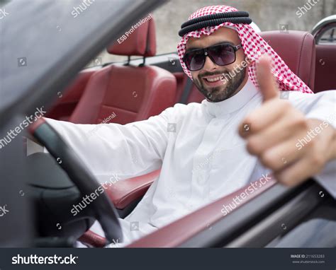 5245 Imágenes De Rich Arab Man Imágenes Fotos Y Vectores De Stock