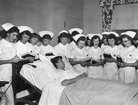 pin em vintage nurse