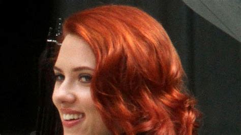 Scarlett Johanssons Fiery Red Bob Celebrity Hair And Hairstyles