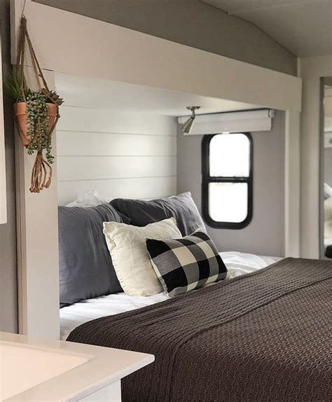 Our gallery of bedroom ideas will help you decorate your space to suit you perfectly, whether you love minimal bedroom decor or vibrant surroundings. 10 Awesome Caravan Interior Modification Ideas - Camping ...
