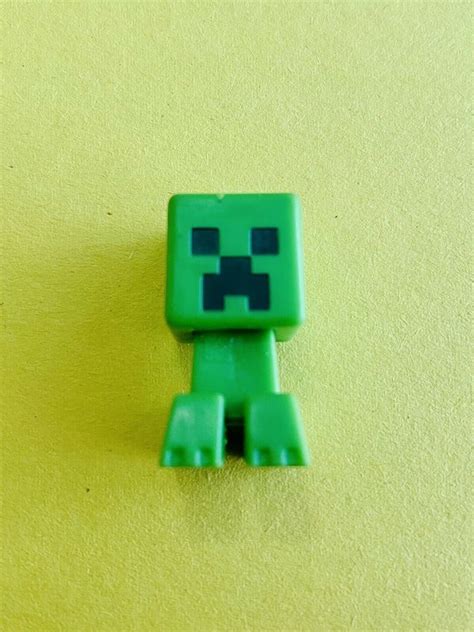 Minecraft Mini Figures Grass Series 1 Creeper Figure M