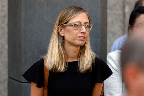 Woman Who Spoke At Epsteins Bail Hearing Sues His Estate