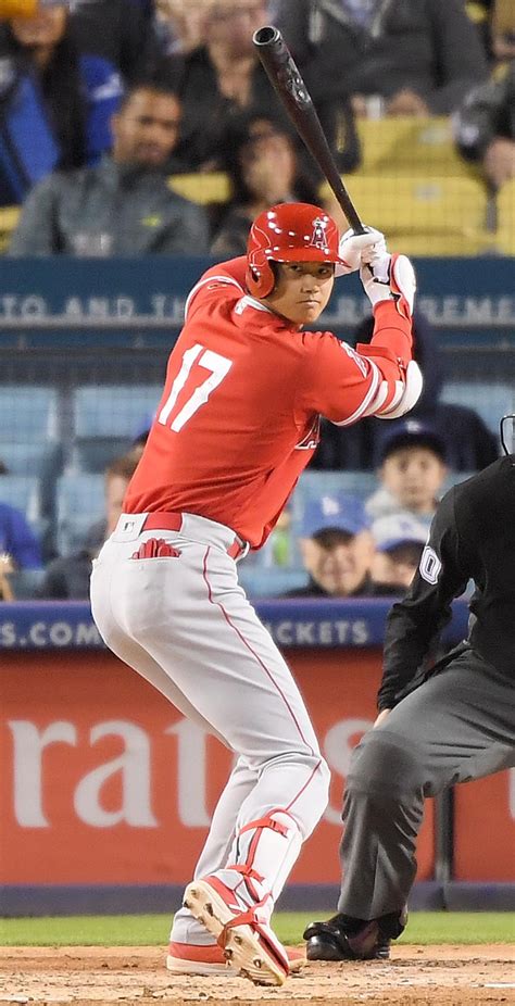 20 year old shohei ohtani ties the record (with marc kroon) for the nippon professional baseball league's fastest pitch ever recorded, during game 2 of the. 大谷翔平 すり足打法 開幕3日前の"突貫工事" - MLB : 日刊スポーツ