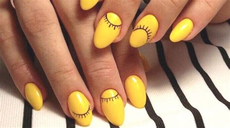 Cute Yellow Nails Designs This Daisy Nail Design For Summer