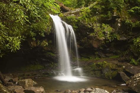 5 Waterfalls In The Smoky Mountains You Have To See