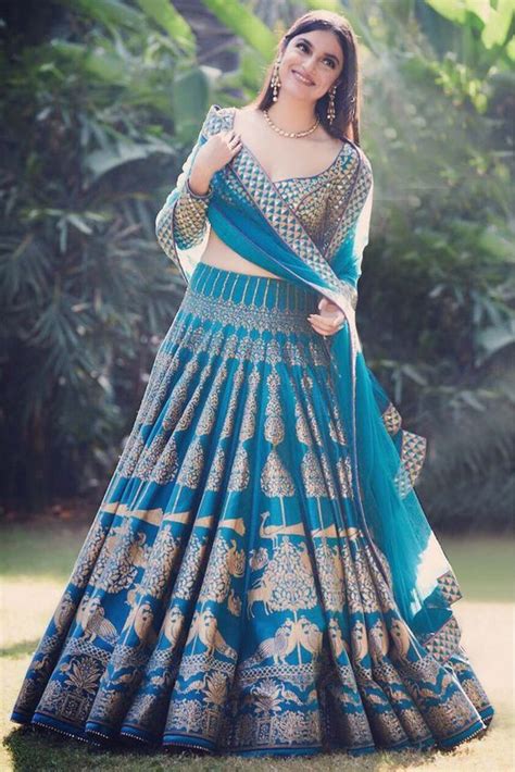 Pin By Uma Srivalli On Indian And Pakistani Dress Lehenga Designs Party Wear Lehenga Lehenga