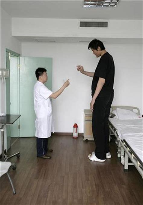 Worlds Tallest Men