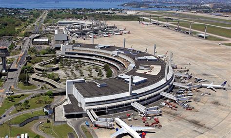 Singapore changi airport, commonly known as changi airport, is a major civilian airport that serves singapore, and is one of the largest transportation hubs in asia. No Screening for Travellers to Singapore | Redline Assured Security