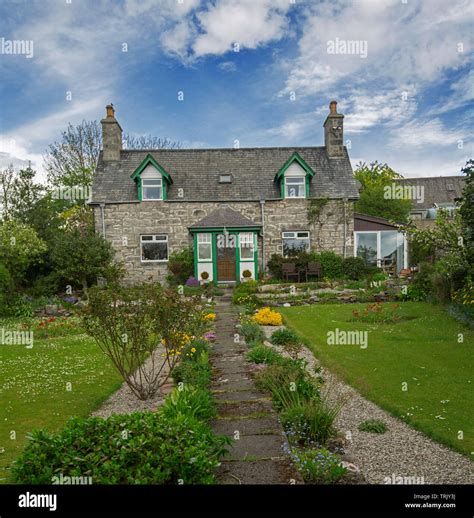 Stone House Cottage Garden Hi Res Stock Photography And Images Alamy