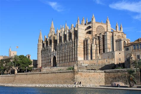 Palma de Mallorca Travel Guide | Spanish Fiestas