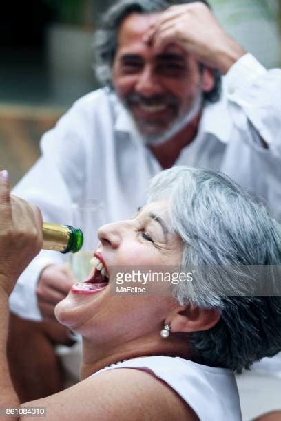 55 year old mom photos et images de collection getty images