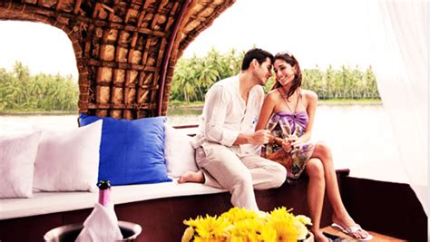 Kerala Enjoy Honeymoon In Scenic Pure Beauty