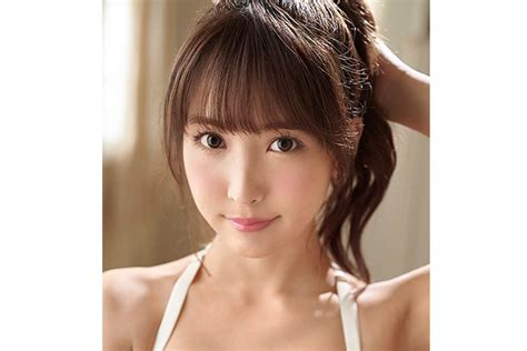 三上悠亜美バストとくびれを見せるFLASHオフショットに尊すぎて神々しいの声 ENTAME next アイドル情報総合ニュースサイト