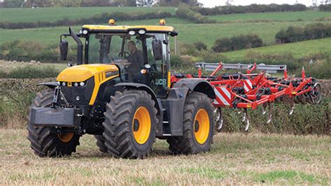 Jcb Fastrac 4000 Tractor Gets First Test Farmers Weekly