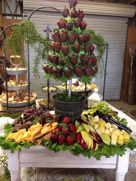 Incredible Food Table Presentation Pictures Ideas