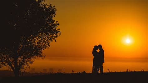 Couple Romantic Sunset 5k Wallpapers Hd Wallpapers Id 26452