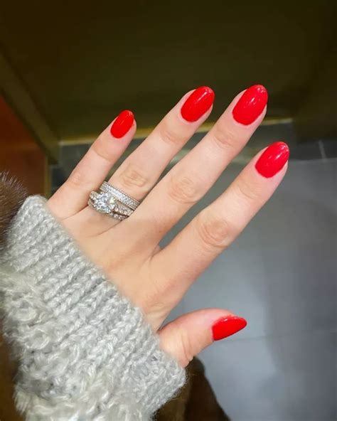 The Best Red Dip Powder Nails Bright Red Nails Rounded Acrylic Nails