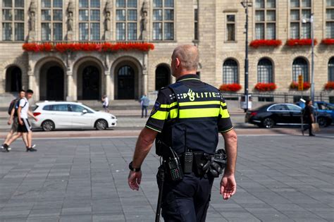 dutch police officer