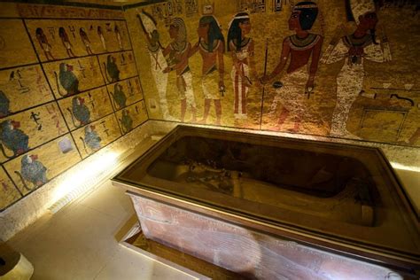 Egyptologists Differ On Tut Tomb Hidden Chambers