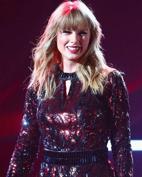 Taylor Performing I Did Something Bad At The Amas 2018 Taylor Swift Smile Taylor Swif