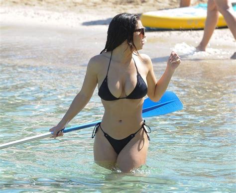 Katie Salmon Pillada En Topless La Playa Bytesexy