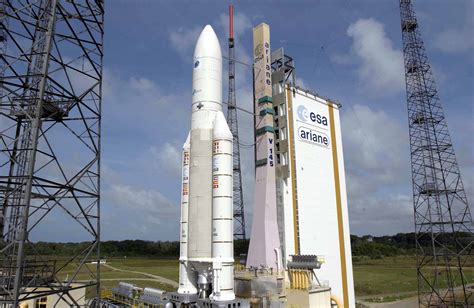 Space In Images 2002 02 Ariane 5 With Envisat On The Launch Pad