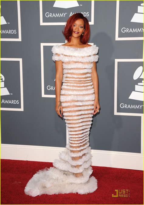 Rihanna Grammys 2011 Red Carpet Photo 2519380 2011 Grammy Awards