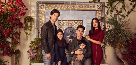 Freeforms ‘party Of Five Reboot Puts A Fresh Spin On Original Concept
