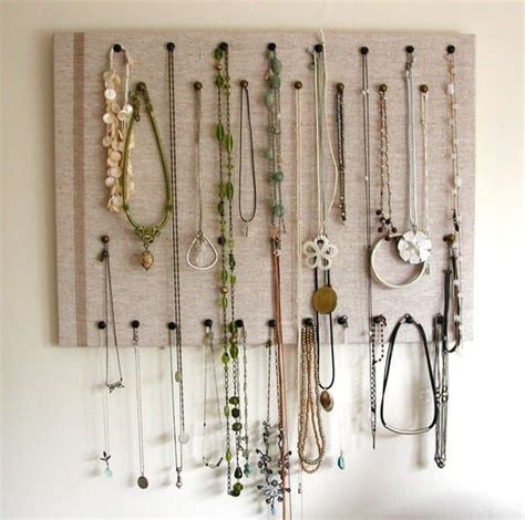 This Tangle Free Version Is From Here Diy Jewelry Display Diy Jewelry