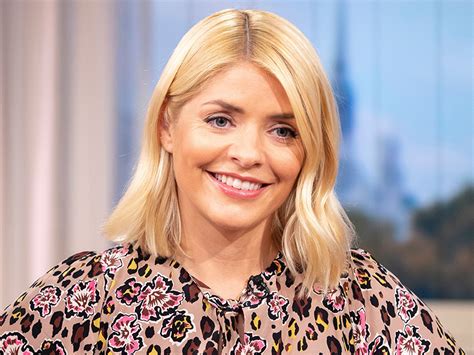 Contact holly willoughby on messenger. I'm A Celebrity's Holly Willoughby announces TWO 'new ...