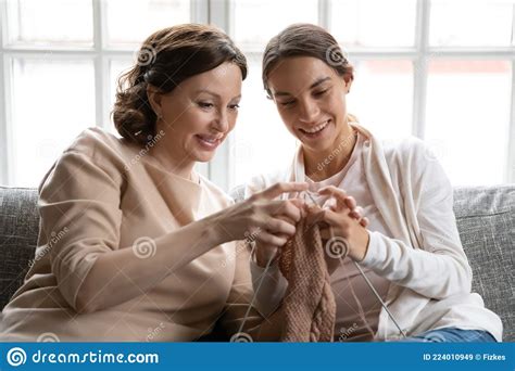 Caring Old Mom Teach Adult Daughter Knitting Stock Image Image Of