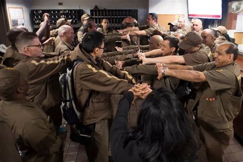 Average ups drivers helper hourly pay in the united states is approximately $16.10, which is 12% above the national average. Online Shopping: Disrupting Retail, and Drivers' Lives ...