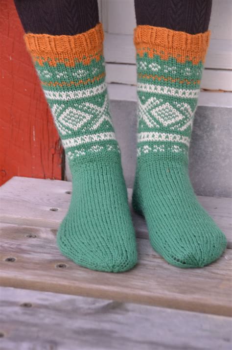 På den måten kan du føle deg trygg på at babyen din kun får det beste, mens babyen din vil kunne kose seg i deilige, myke babytepper og håndklær. Hannes-strikkerier: Sokker i mariusmønster