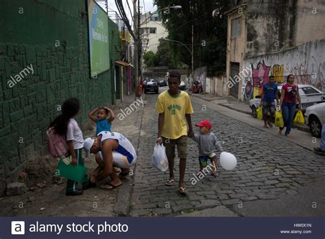 Favelas Children High Resolution Stock Photography And Images Alamy