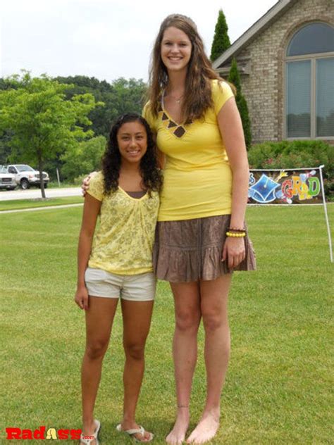 Tall Women And Some Really Tall Women Pics Real Life Problems