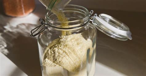 Root starches also have less forward flavors once cooked. Cornstarch Vs. Flour Thickener | LIVESTRONG.COM