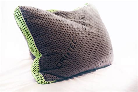 We have the queen size lol @ pillow hog, yes it seems i am! BedGear BG-X All Position Performance Pillow Review