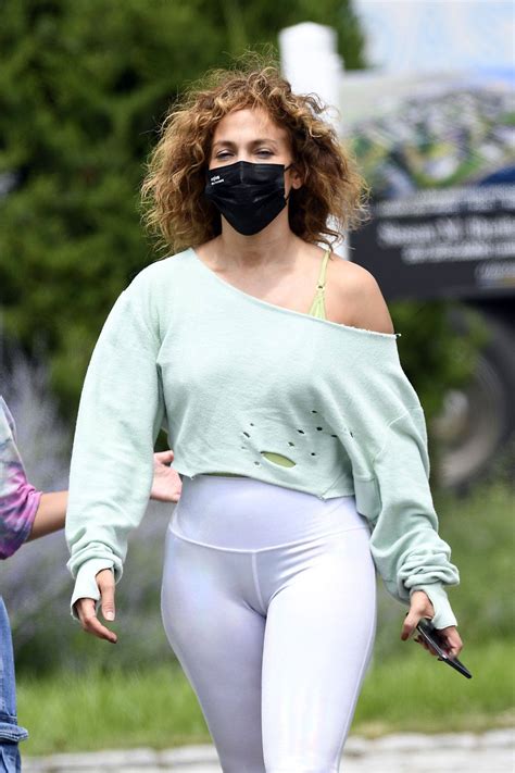 Jennifer Lopez Hot Big Ass In Tight Leggings Out In