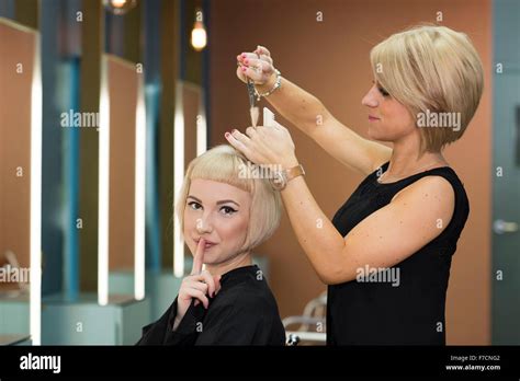Wallpaper Hair Salon Discount Collection Save Jlcatj Gob Mx
