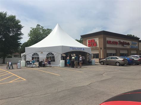 Can a nurse practitioner open a clinic. Diane Gudmundson and her team open their nurse ...