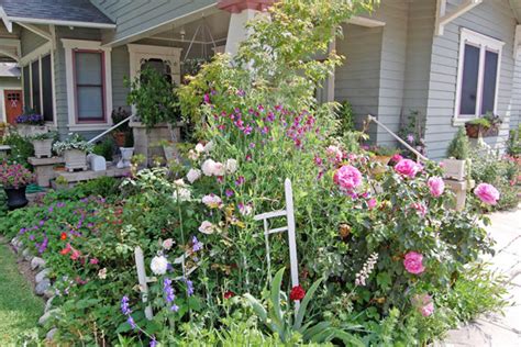 I Love My American Home 8 Charming Cottage Gardens