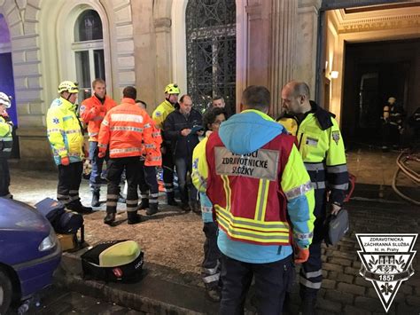 Při sobotním požáru hotelu byl znovu aktivován traumaplán - Zdravotnická záchranná služba hl. m ...