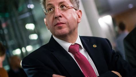 Da spricht ein mensch, der diese bezeichnung verdient, einer, der nicht von verantwortung schwafelt sonder sich verantwortlich fühlt. Hans-Georg Maaßen: Ministerium prüft Disziplinarverfahren ...