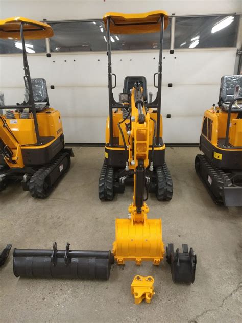 3 zyllinder ,1650 cm3, 19kw, gewicht: Minibagger Heracles / Rhinoceros - HR / XN 08 ...