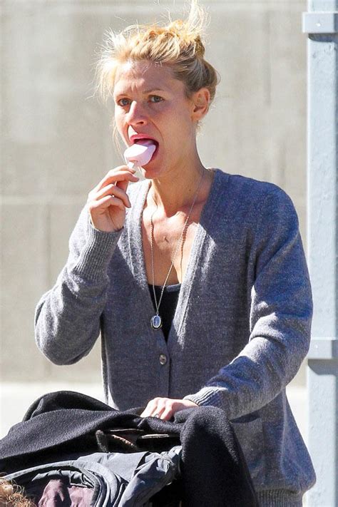 Claire Danes A Bare Face Beauty Stepping Out In Nyc Photos Of