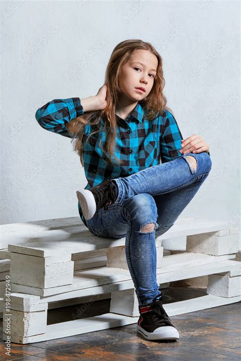 Fashionmodelposeconfident Teenagerstylish Serious Young Girl