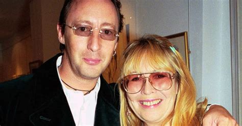 VidÉo Cynthia Lennon La Première Femme De John Est Décédée à Lâge
